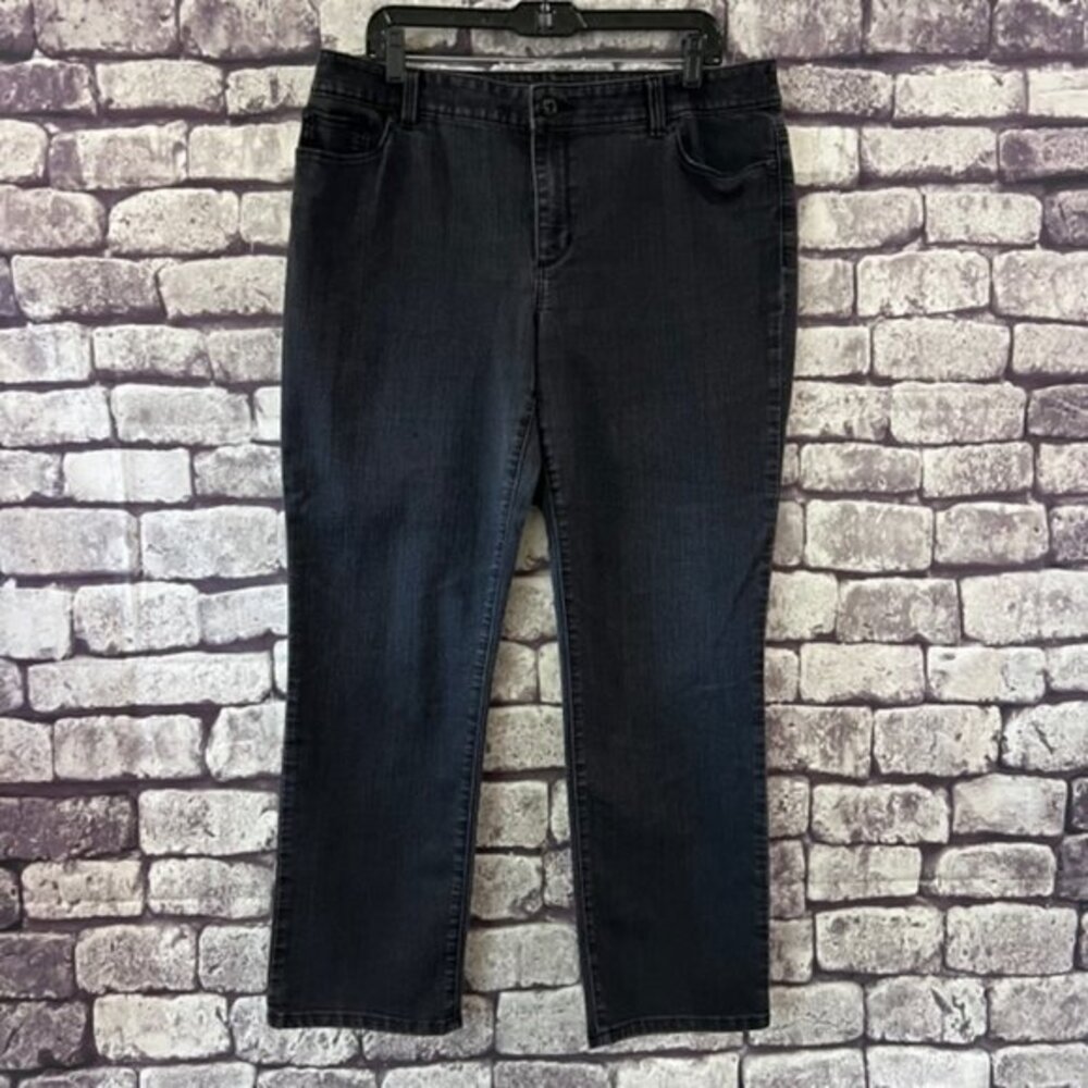Chico's Black Ultimate Fit Denim Jean Size L/14 Short